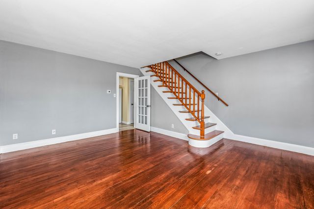 83 Mansfield Ave, Norton, MA 02766