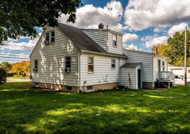 83 Mansfield Ave, Norton, MA 02766