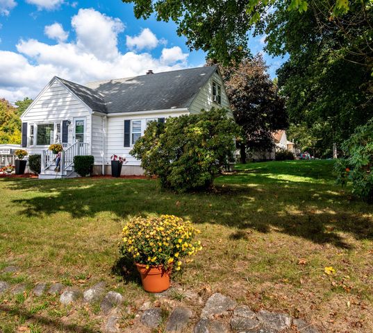 83 Mansfield Ave, Norton, MA 02766
