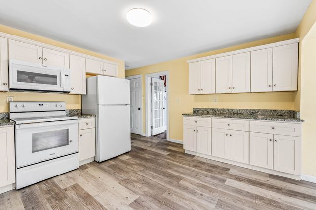 83 Mansfield Ave, Norton, MA 02766