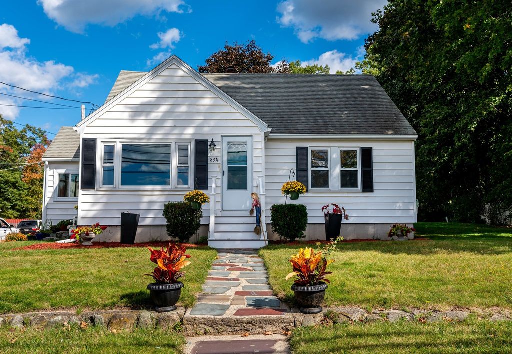 83 Mansfield Ave, Norton, MA 02766