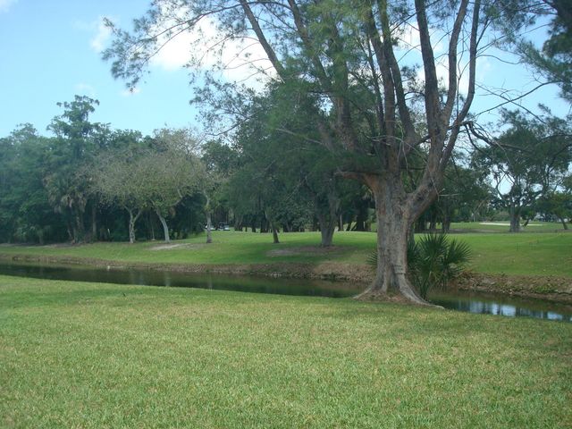 216 Par Drive, Royal Palm Beach, FL 33411