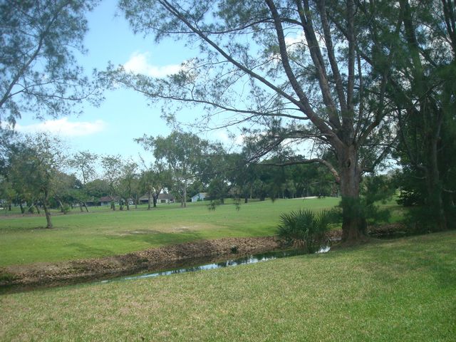 216 Par Drive, Royal Palm Beach, FL 33411