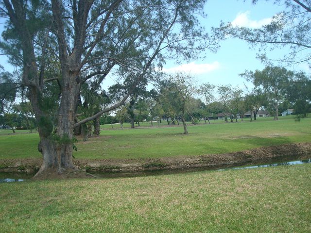 216 Par Drive, Royal Palm Beach, FL 33411