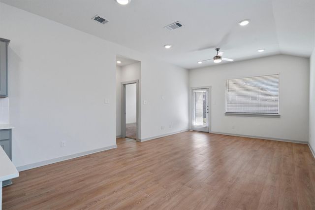 128 Scarborough WAY, San Marcos, TX 78666