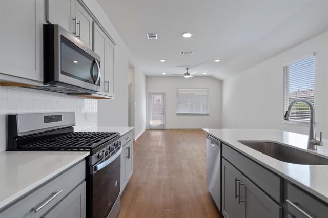 128 Scarborough WAY, San Marcos, TX 78666