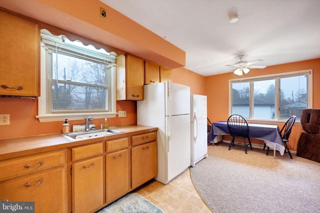 1 N VALLEY AVE, Vineland, NJ 08360