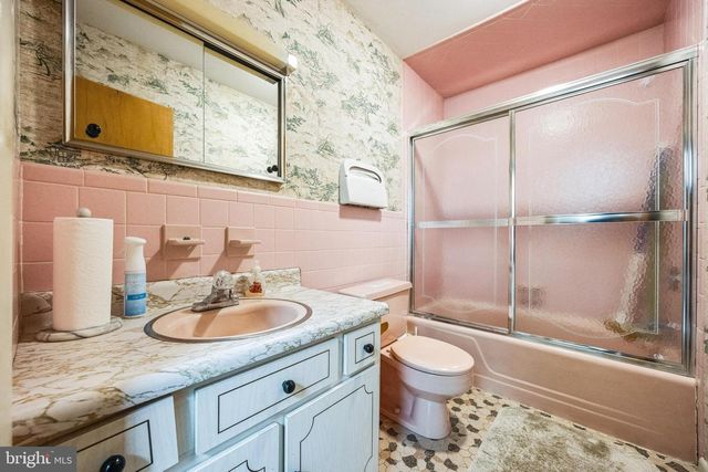 1 N VALLEY AVE, Vineland, NJ 08360