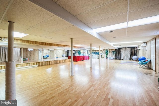 1 N VALLEY AVE, Vineland, NJ 08360