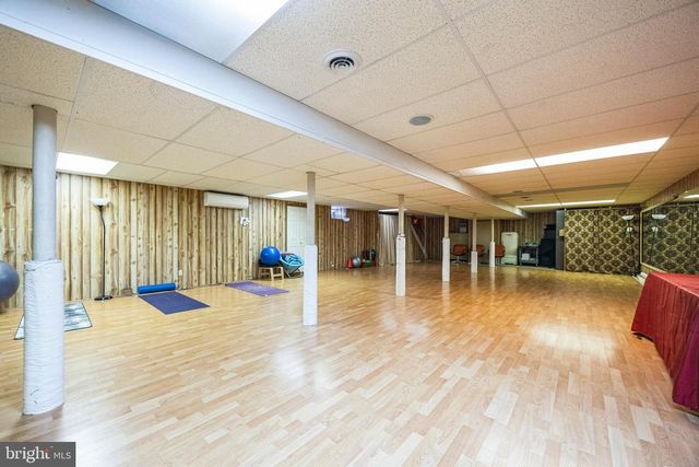 1 N VALLEY AVE, Vineland, NJ 08360