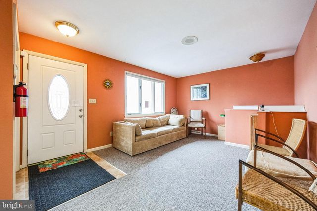 1 N VALLEY AVE, Vineland, NJ 08360