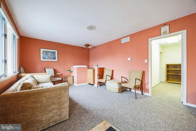 1 N VALLEY AVE, Vineland, NJ 08360