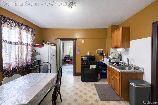 12624 Charest Street, Detroit, MI 48212