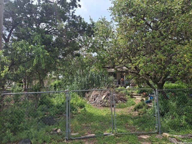 501 Eastview, Canyon Lake, TX 78133