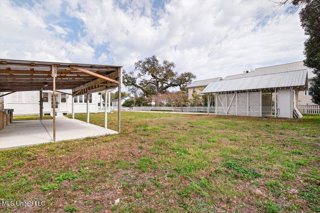 326 Carroll Avenue, Bay Saint Louis, MS 39520