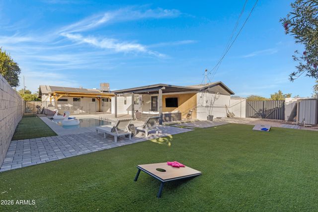 501 W TOLEDO Street, Chandler, AZ 85225
