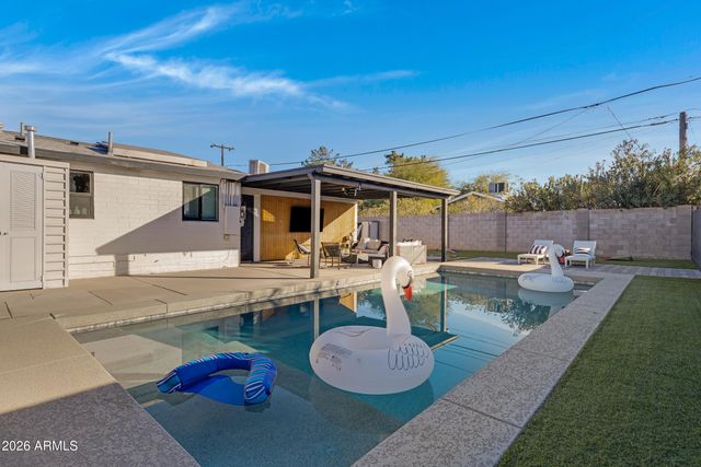 501 W TOLEDO Street, Chandler, AZ 85225