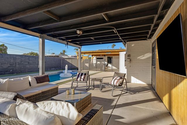 501 W TOLEDO Street, Chandler, AZ 85225