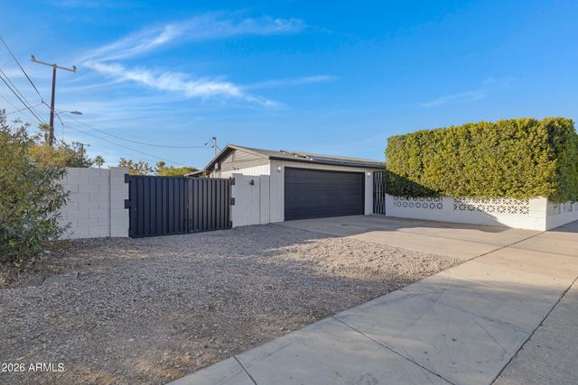 501 W TOLEDO Street, Chandler, AZ 85225