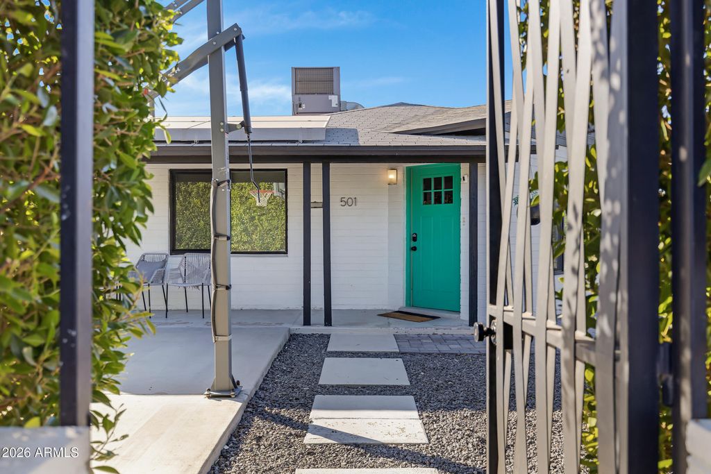 501 W TOLEDO Street, Chandler, AZ 85225