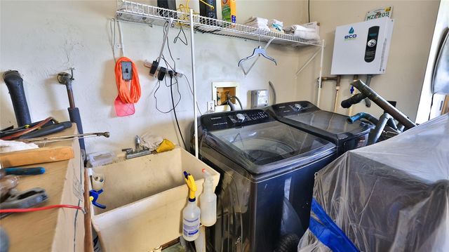 1602 S RIVERSIDE DRIVE, Edgewater, FL 32132