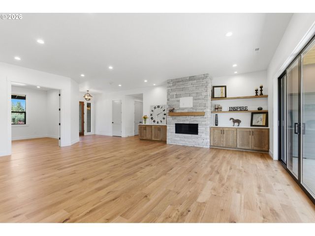 26122 Se 452ND Ave, Sandy, OR 97055