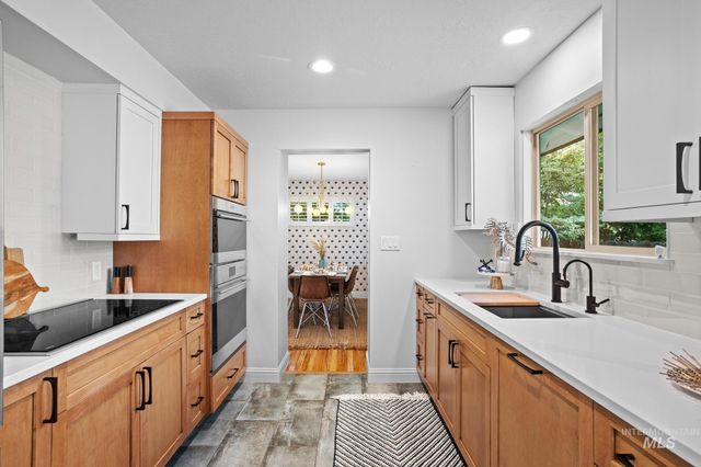 820 N Argyll Dr, Boise, ID 83702