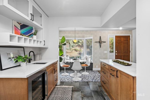 820 N Argyll Dr, Boise, ID 83702