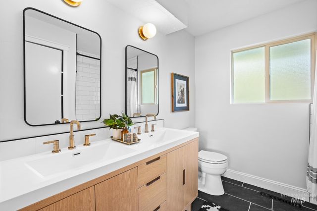 820 N Argyll Dr, Boise, ID 83702