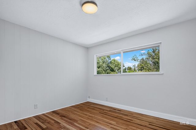 820 N Argyll Dr, Boise, ID 83702