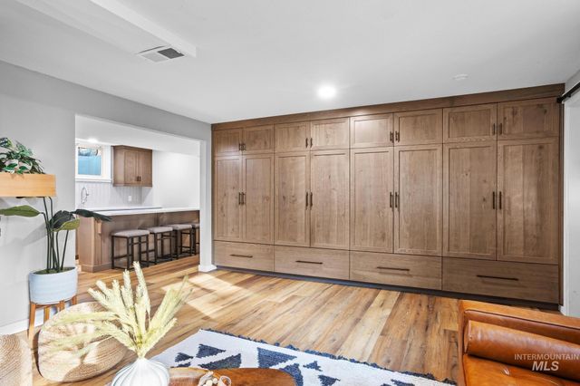 820 N Argyll Dr, Boise, ID 83702
