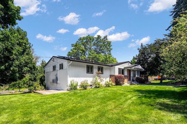 820 N Argyll Dr, Boise, ID 83702