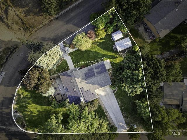 820 N Argyll Dr, Boise, ID 83702