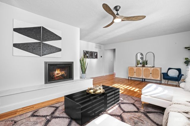 820 N Argyll Dr, Boise, ID 83702