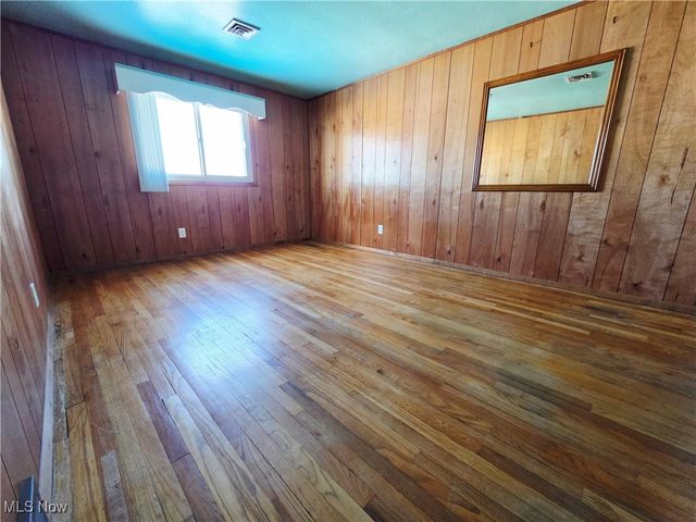 5507 Hollywood Drive, Parma, OH 44114