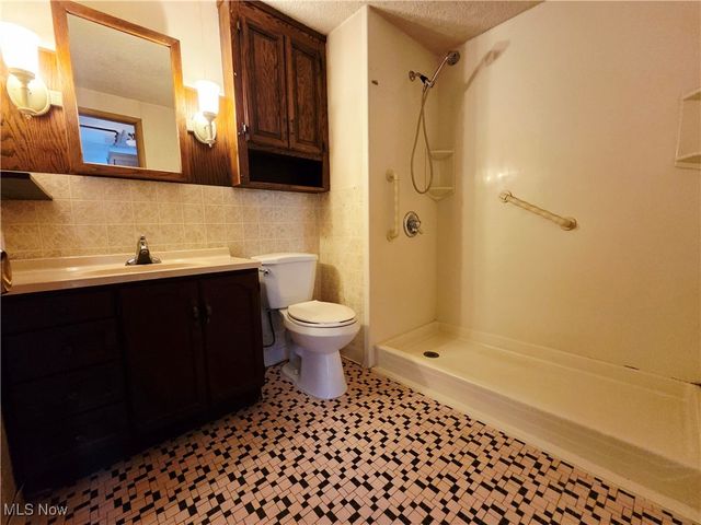 5507 Hollywood Drive, Parma, OH 44114