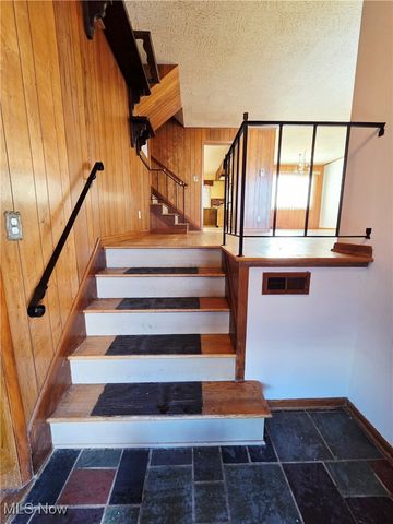 5507 Hollywood Drive, Parma, OH 44114