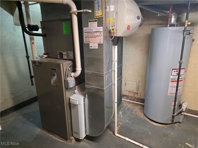 5507 Hollywood Drive, Parma, OH 44114