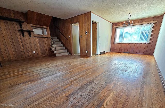 5507 Hollywood Drive, Parma, OH 44114