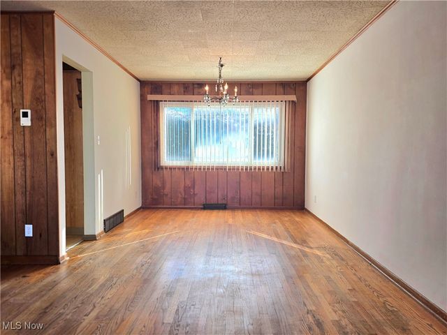 5507 Hollywood Drive, Parma, OH 44114