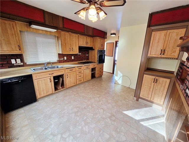 5507 Hollywood Drive, Parma, OH 44114