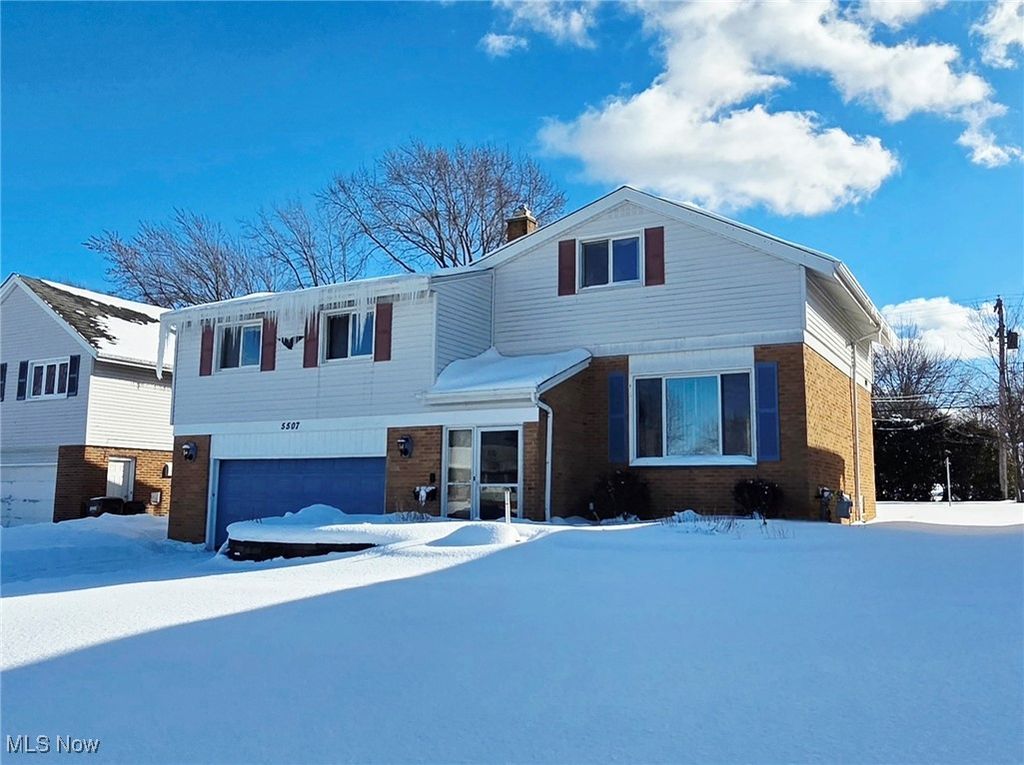 5507 Hollywood Drive, Parma, OH 44114