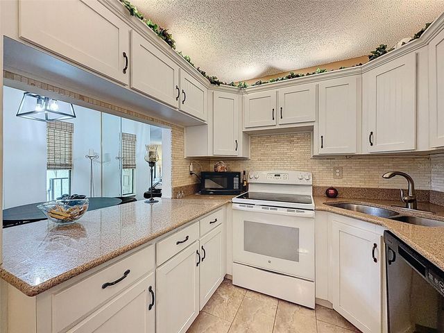 1488 PINE GLEN LANE B2, Tarpon Springs, FL 34688