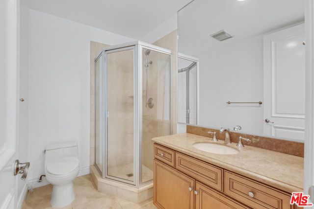 132 S Maple Drive 201, Beverly Hills, CA 90212