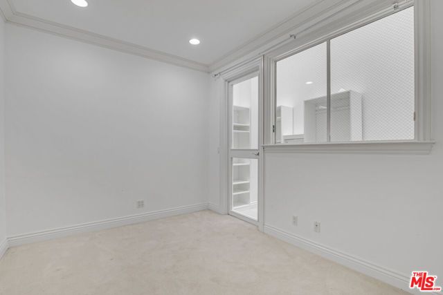 132 S Maple Drive 201, Beverly Hills, CA 90212