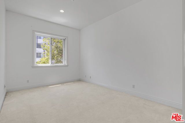 132 S Maple Drive 201, Beverly Hills, CA 90212