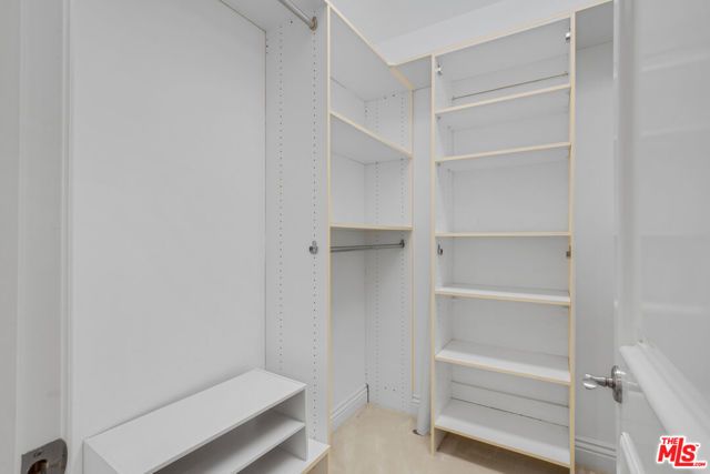 132 S Maple Drive 201, Beverly Hills, CA 90212