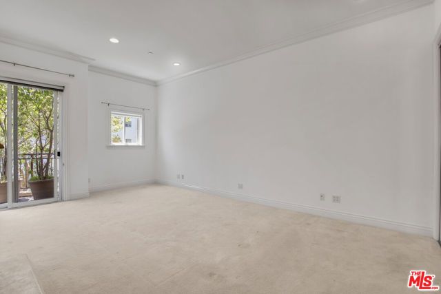 132 S Maple Drive 201, Beverly Hills, CA 90212