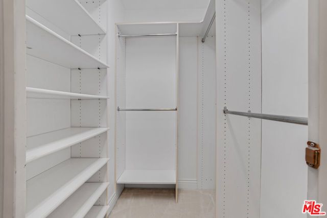 132 S Maple Drive 201, Beverly Hills, CA 90212