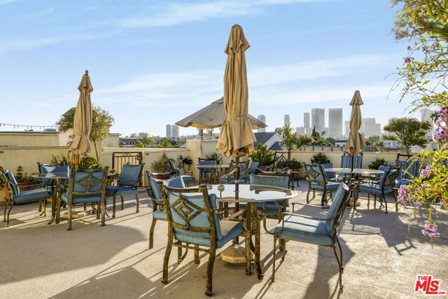 132 S Maple Drive 201, Beverly Hills, CA 90212
